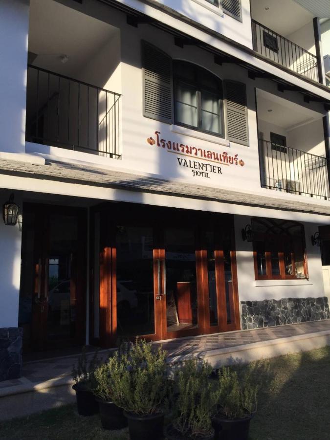 Valentier Cafe And Hotel Chiang Mai Exterior foto